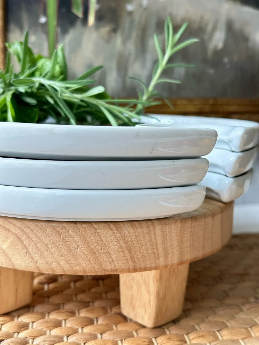 🌴Classy Pottery Barn Appetizer Wine Glass Holder Plates |Great White| Set of 4